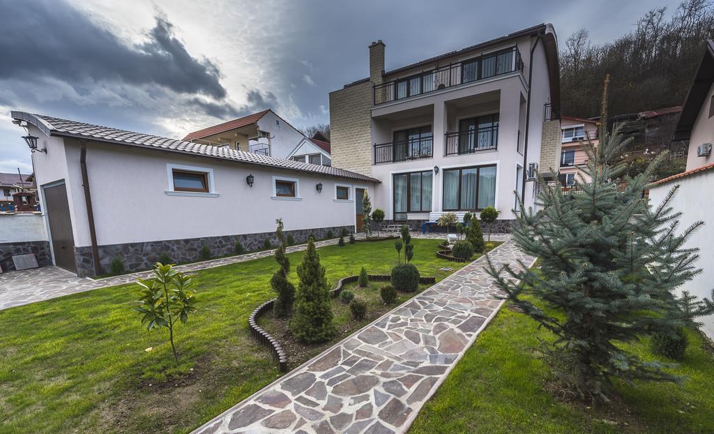 Hotel Casa Andrei Orşova Esterno foto