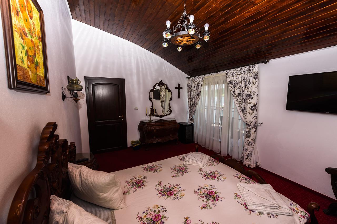 Hotel Casa Andrei Orşova Esterno foto