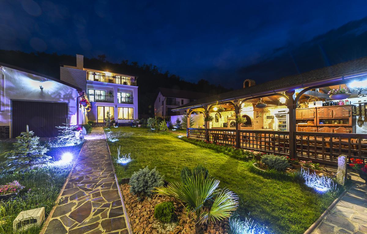 Hotel Casa Andrei Orşova Esterno foto